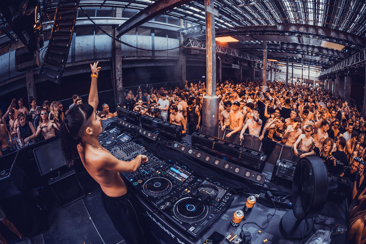 Loading... just a sec